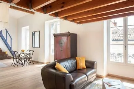 Beau Meuble Centre Historique Homestay *